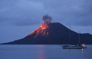 印尼火山喷发致多名中国游客滞留，归途受阻引发广泛关注