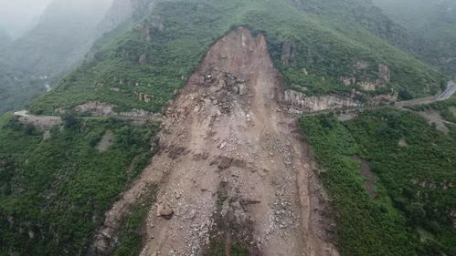 刚果金一座山崩塌后发现巨大铜储量