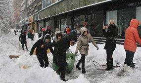 暴雪后黑龙江鹤岗车主开启找车模式