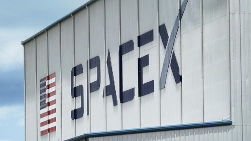 SpaceX 被曝考虑出售内部股份，公司估值可能提高到 3500 亿美元：商业解读与未来展望