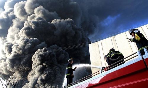 亲历者视角：湖北荆州航空器坠落起火事件的惊魂一刻