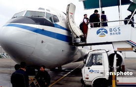 惊心动魄！西藏航空航班遭遇鸟击，安全返航背后的真相