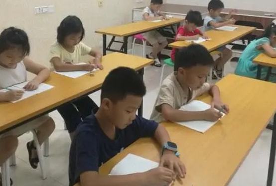 孩子小学成绩一般，上中学后还能赶上去吗？