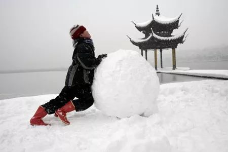 日本为何会下3米深的雪？