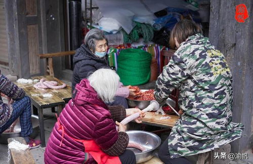 社区劝阻熏腊肉，老人的坚持与理解