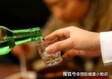 喝酒应该先护肝还是先护脑？这是我亲身经历的健康选择