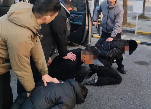 惊险一刻：直击抓捕患艾滋嫌犯现场，流血民警HIV检测阴性背后的真相