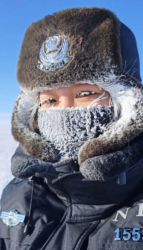 00后女警的勇敢巡边之旅：我与马背上的青春