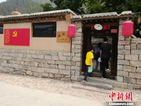 见证奇迹：曾经的贫困村如何蜕变为热门旅游打卡点