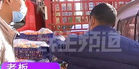 男子买的砂糖橘一泡水竟变红：背后真相大揭秘