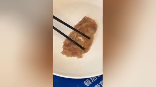 网红李维刚回应牛肉卷事件：假一赔十，真相究竟如何？