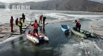 惊险一刻：男子开车坠冰湖，用碗舀水自救