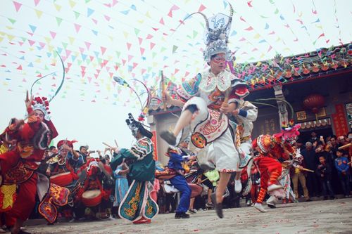 潮汕英歌舞现场少年组霸气炸街：一场视觉与文化的盛宴