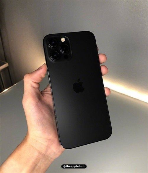 疑似苹果 iPhone 17 背板照片曝光：摄像单元水平横置