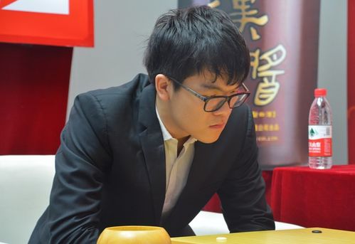 柯洁两次提子放错被判负：棋局风云突变，胜负一线间