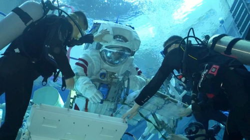 航天员训练图片