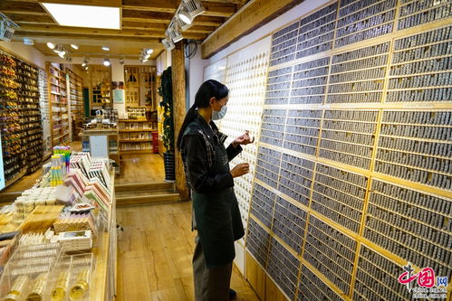 店主忙碌的身影