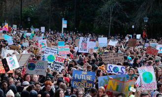 巴拿马民众抗议美国干涉活动场景